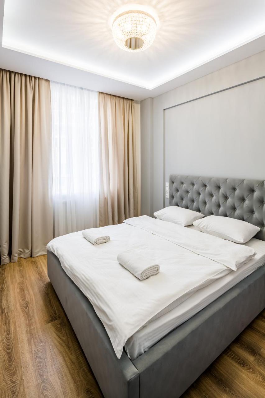 Royal Premier Apartment Львов Экстерьер фото