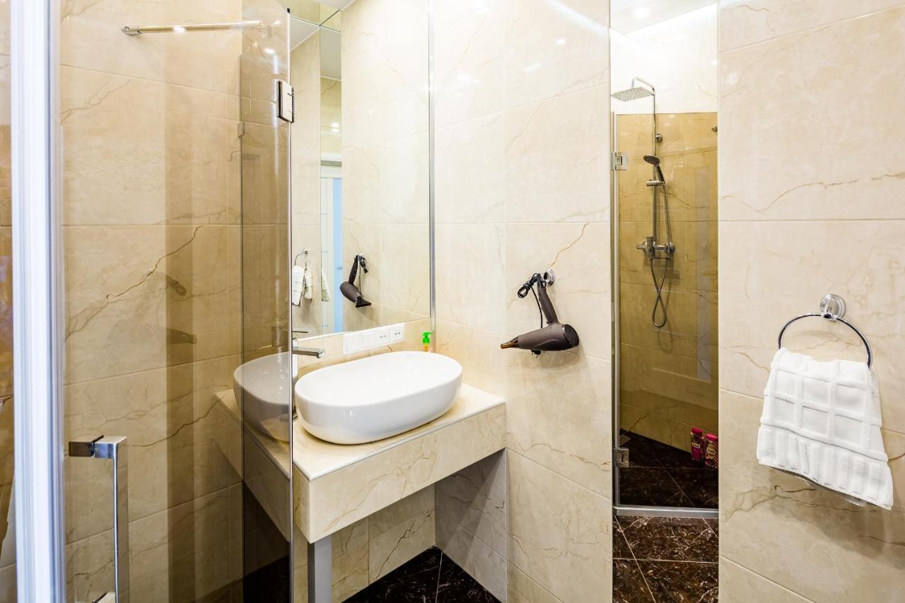 Royal Premier Apartment Львов Экстерьер фото